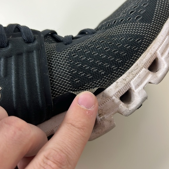 Women’s 8.5 On Running Cloud Swift Black/White - Picture 9 of 10